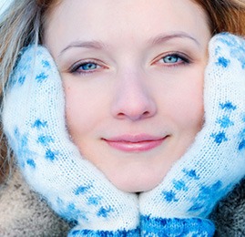 CİLT YAŞLANMASI NASIL ÖNLENİR?