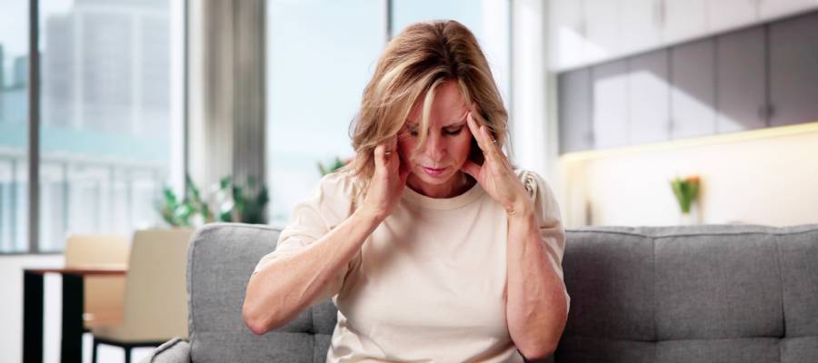 İnme, tümör gibi sağlık sorunları agnozinin nedenler arasında yer alır.