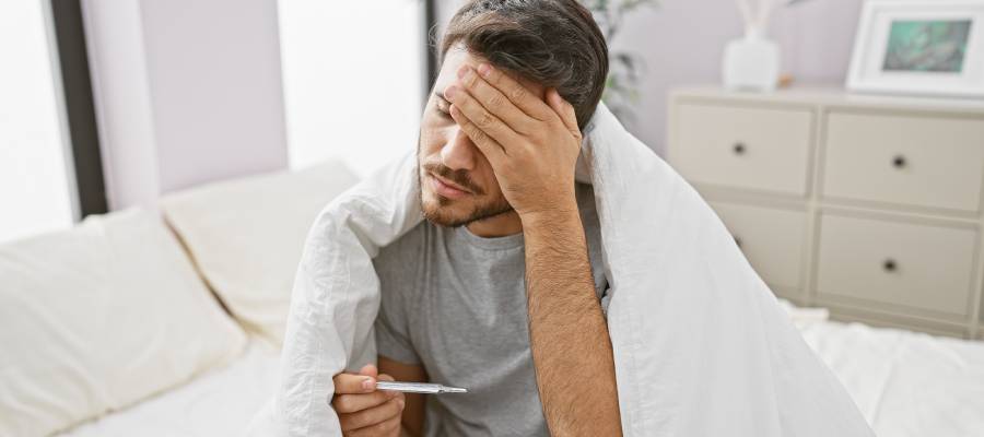 Vücut ısısı yükseldiğinde ilk olarak ciltte sıcaklık artışı ve yanma hissi fark edilir.