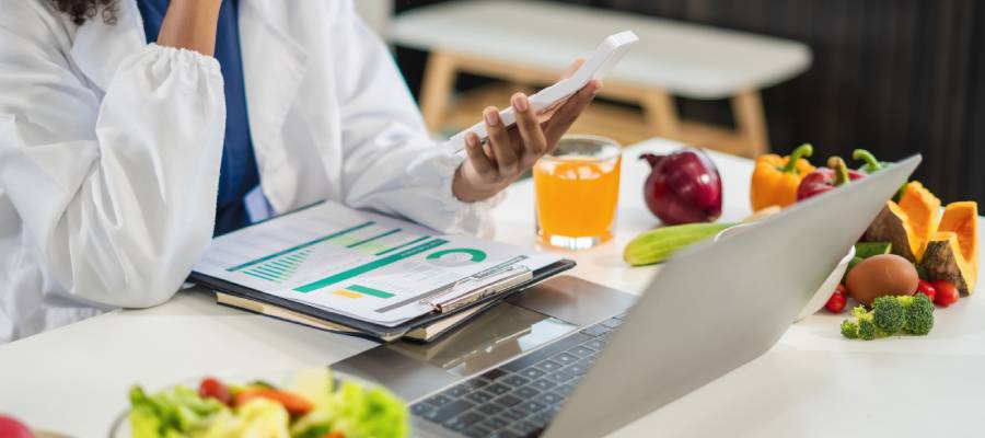 Teşhis, marasmusun tanısını kesinleştirmek ve uygun tedaviye yön vermek açısından oldukça önemlidir.