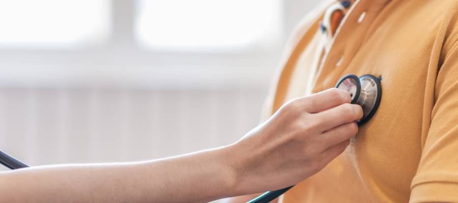 Ventriküler septal defekt, kalbin iki karıncığı arasında doğuştan oluşan bir deliktir. 