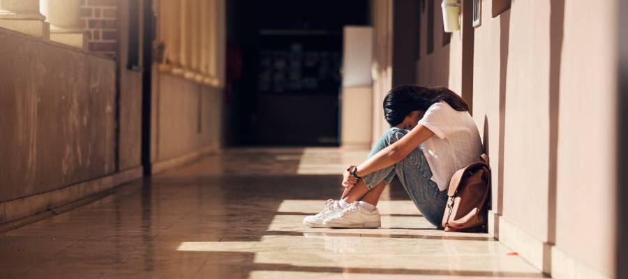 Yaz depresyonu sosyal izolasyona sebep olabilir.