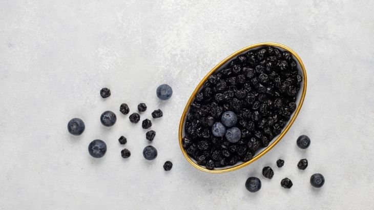 Yaban mersini kurusu yıl boyunca tüketilebildiği için prtik ve sağlıklı bir atıştırmalıktır