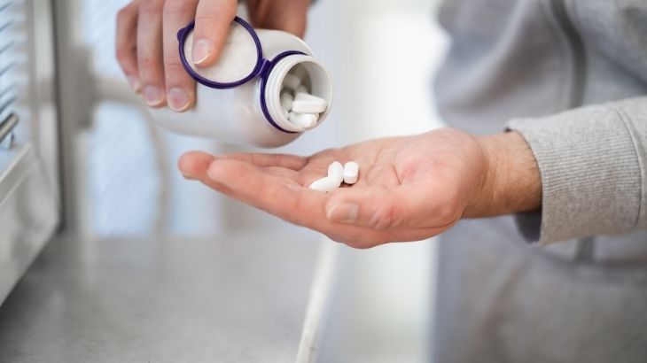 Magnezyum glisinat, vücutta magnezyum eksikliğini gidermeye yardımcı olan, emilimi yüksek ve iyi tolere edilen bir takviye formudur.