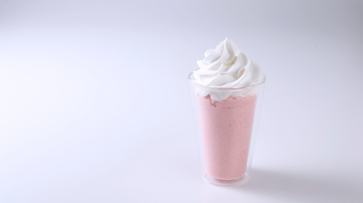 muzlu çilekli smoothie