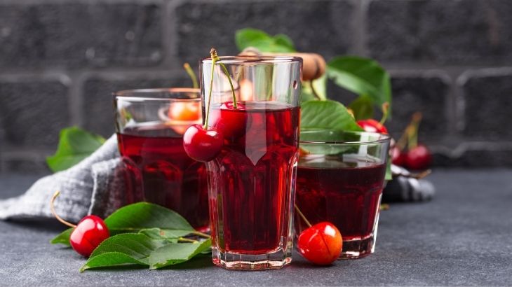 Vişne suyu vitamin ve mineral açısından güçlü bir içecektir.