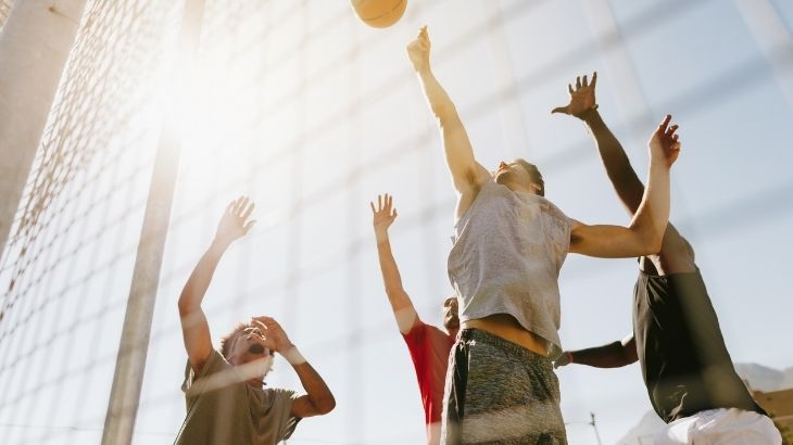 Osteoid osteoma tümörü aktif ve hareketli bireylerde daha sık görülür.