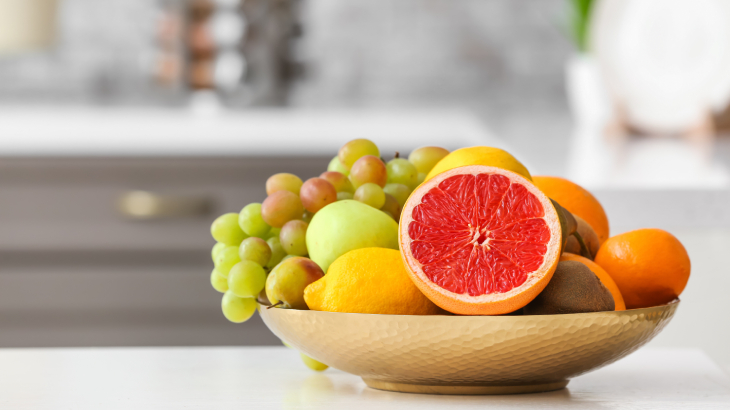 Vücut tarafından hızla enerjiye dönüştürülebilen fruktoz, genellikle glikoz ile birlikte sofra şekeri içinde yer alır.