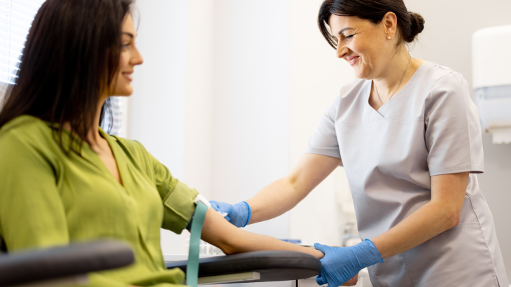 Anti-HCV testi hepatit C virüsüne karşı vücudunuzun tepki verip vermediğini anlamak için yapılır.