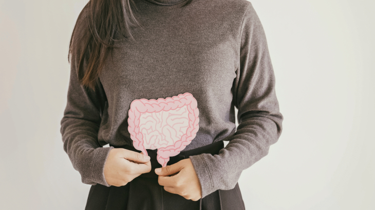 Bol köpüklü ayran için koyu kıvamlı yoğurt seçerek lezzeti artırabilirsiniz.