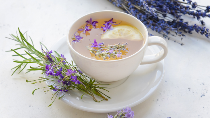 Lavanta çayı, aromatik ve sakinleştirici bir bitki çayıdır.