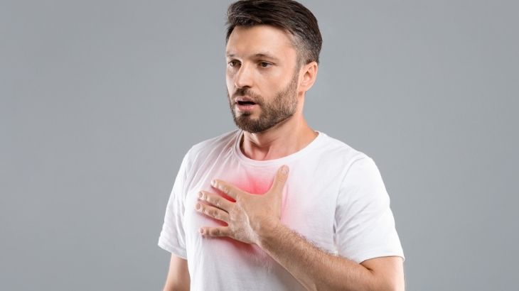 Yalancı kalp çarpıntısında nabız ölçümleri genellikle normaldir.