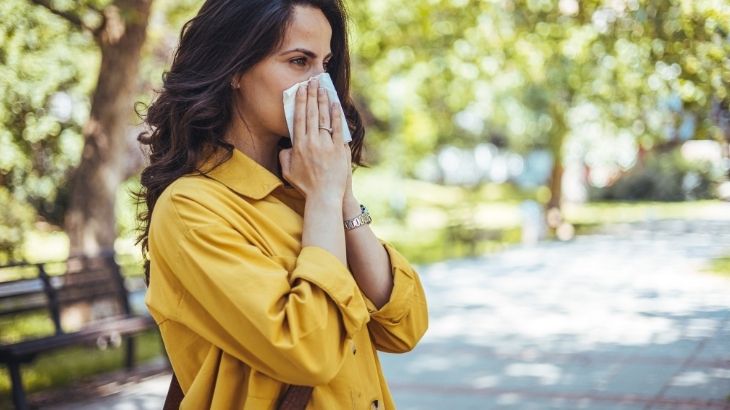 Alerjik reaksiyonlarda en etkili immünoglobulin IgE’dir.