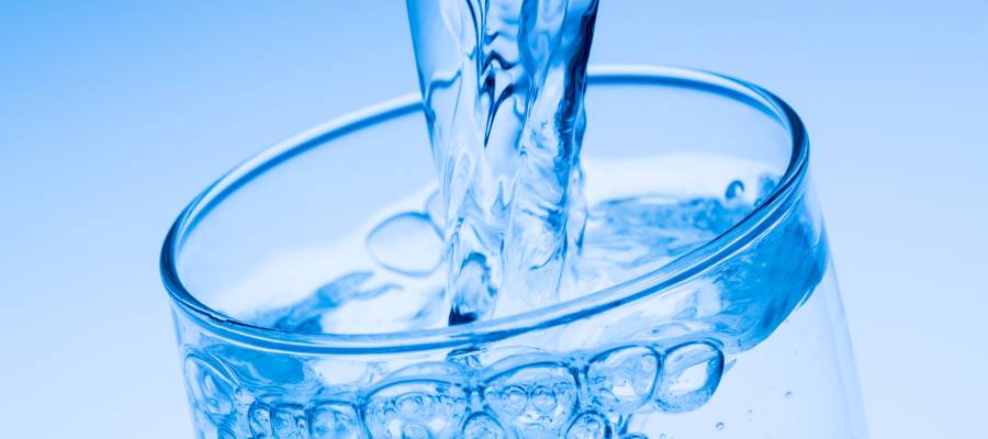 Su zehirlenmesi, hücrelerin aşırı sıvı alımı nedeniyle şişerek beyin basıncını artırdığı ciddi sağlık sorunudur.