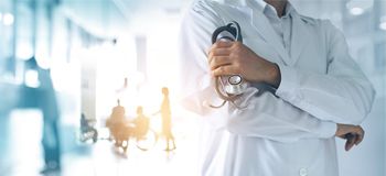 Ameliyat Sonrası Enfeksiyon Belirtileri ve Riskleri