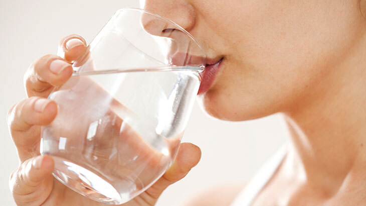 9 effects of drinking less water on the body - Acıbadem Hayat