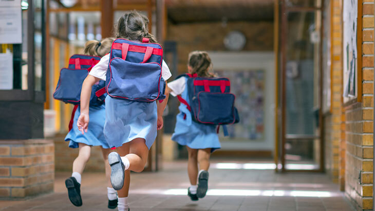 Çocuğunuza okul çantası seçerken dikkatli olun