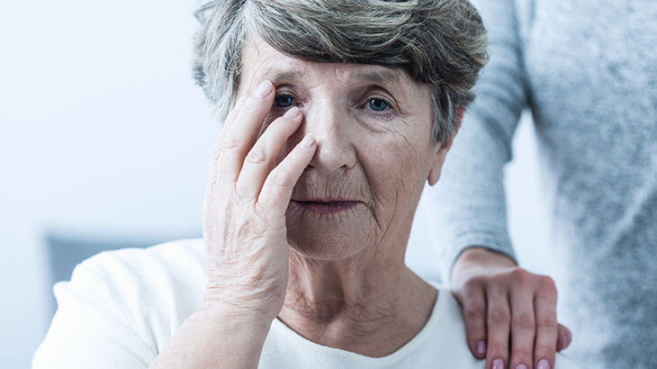 Unutkanlığın nedeni Alzheimer mı, yaşlılık mı?