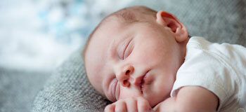 Bebeklerde glokom işareti: Yaşarma ve kısma